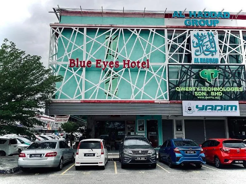 Blue Eyes Hotel ケパラ・バタス